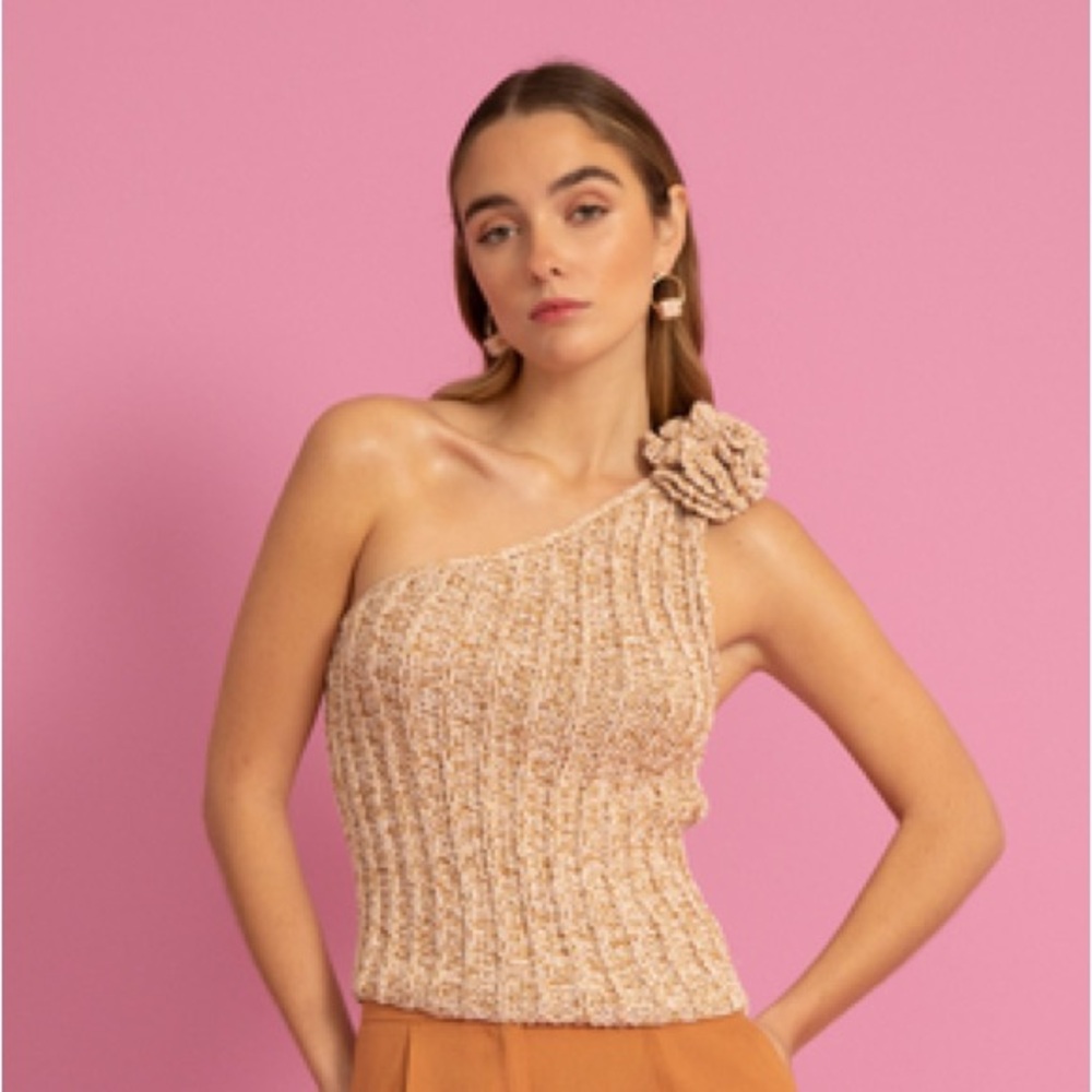 VERO ALFIE Chic One-Shoulder Knit Top. NEW WITH TAGS